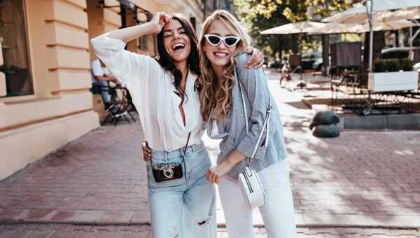 6 Best Travel Outfit Ideas for Comfort and Style